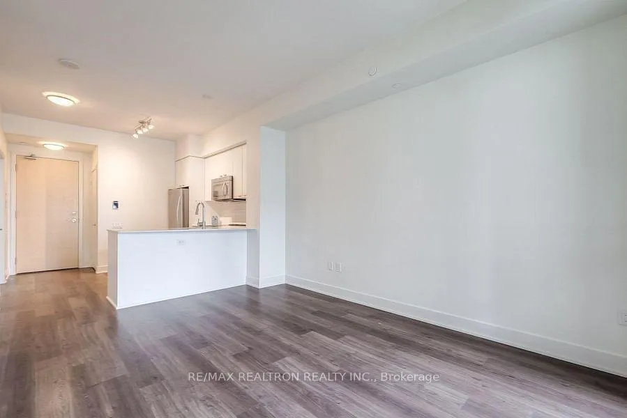 Photo 7 of Unit 612, 30 Roehampton Avenue, Toronto, Mount Pleasant West — HOMEH
