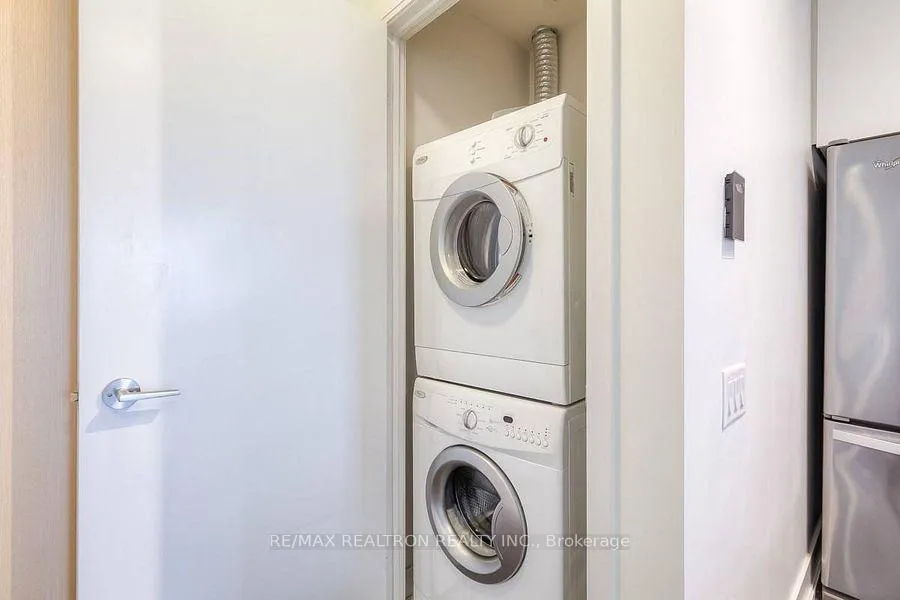 Photo 16 of Unit 612, 30 Roehampton Avenue, Toronto, Mount Pleasant West — HOMEH