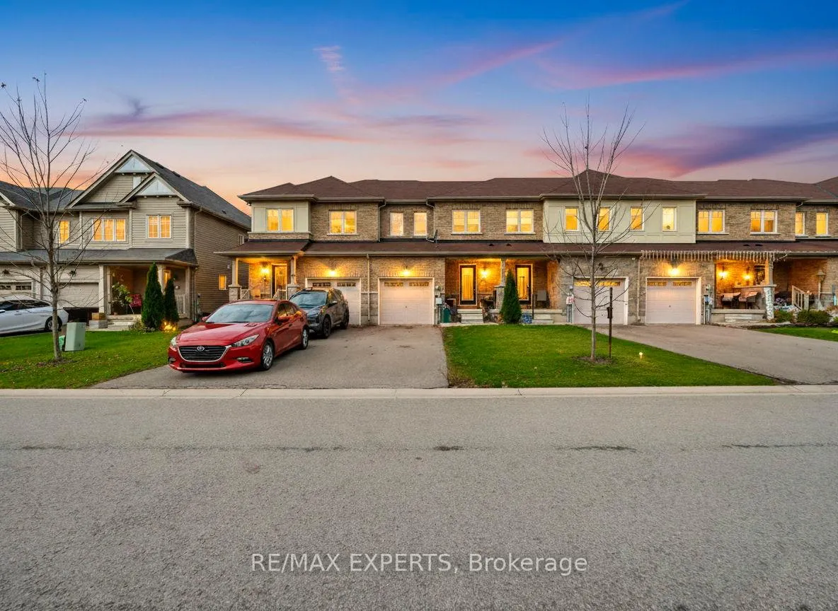 Photo 1 of 7790 White Pine Crescent, Niagara Falls, Brown — HOMEH
