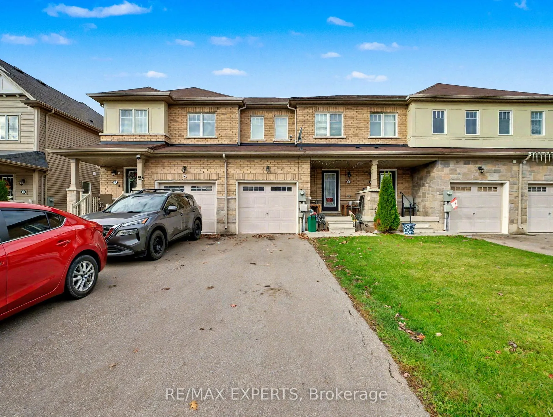 Photo 3 of 7790 White Pine Crescent, Niagara Falls, Brown — HOMEH