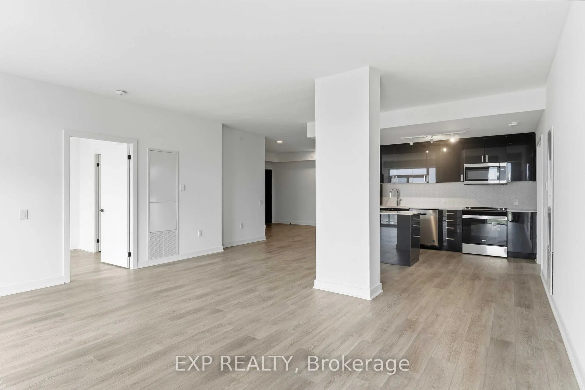 Photo 7 of Unit 1017, 2782 Barton Street E, Hamilton, Riverdale — HOMEH