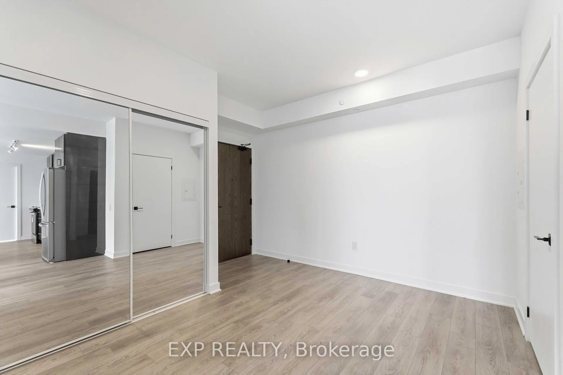 Photo 11 of Unit 1017, 2782 Barton Street E, Hamilton, Riverdale — HOMEH
