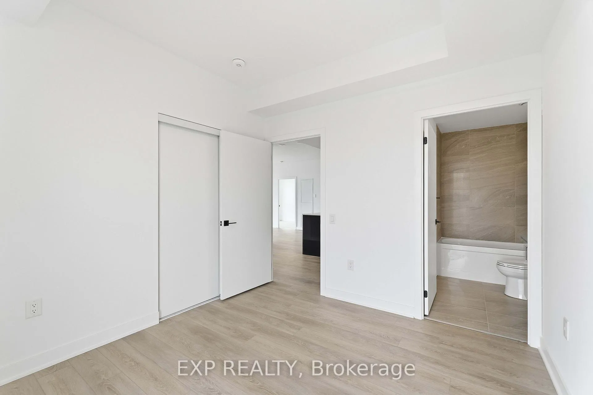 Photo 13 of Unit 1017, 2782 Barton Street E, Hamilton, Riverdale — HOMEH