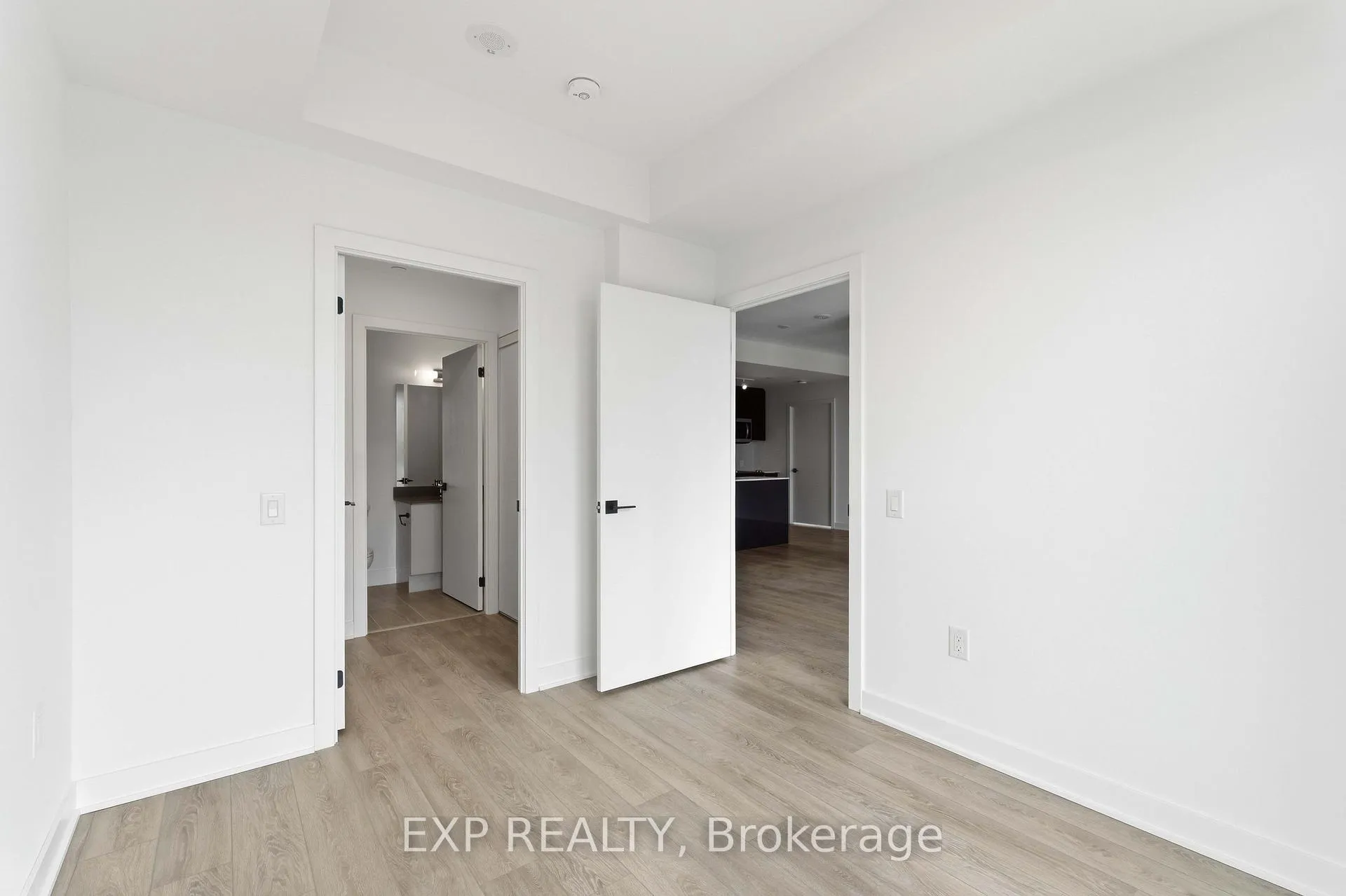Photo 16 of Unit 1017, 2782 Barton Street E, Hamilton, Riverdale — HOMEH