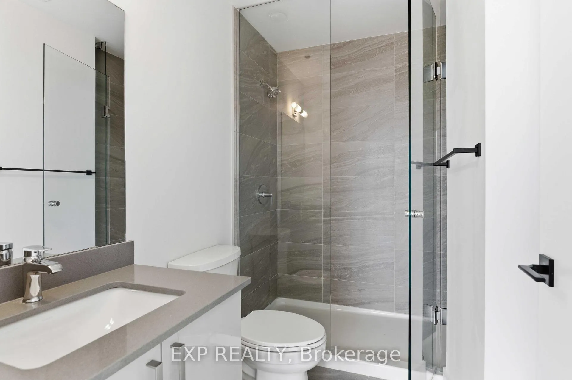 Photo 18 of Unit 1017, 2782 Barton Street E, Hamilton, Riverdale — HOMEH