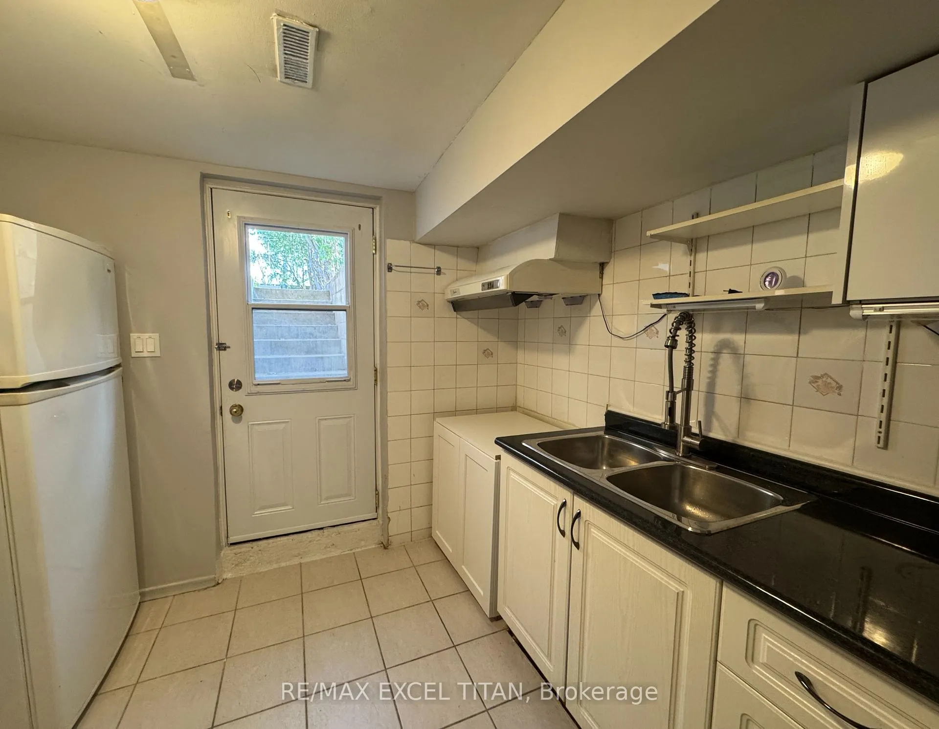 Front of Unit Bsmt, 251 Shawnee Circle