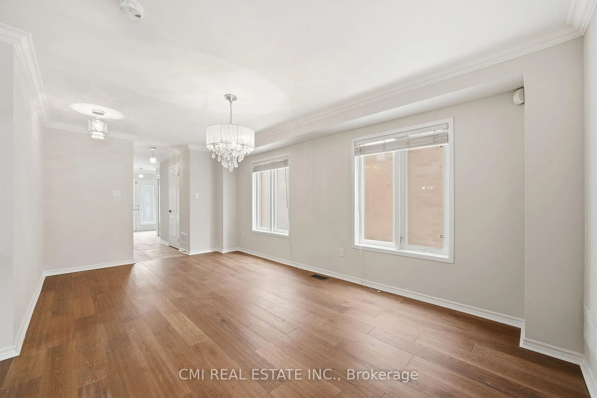 Photo 6 of 107 Venice Gate Drive, Vaughan, Vellore Village — HOMEH