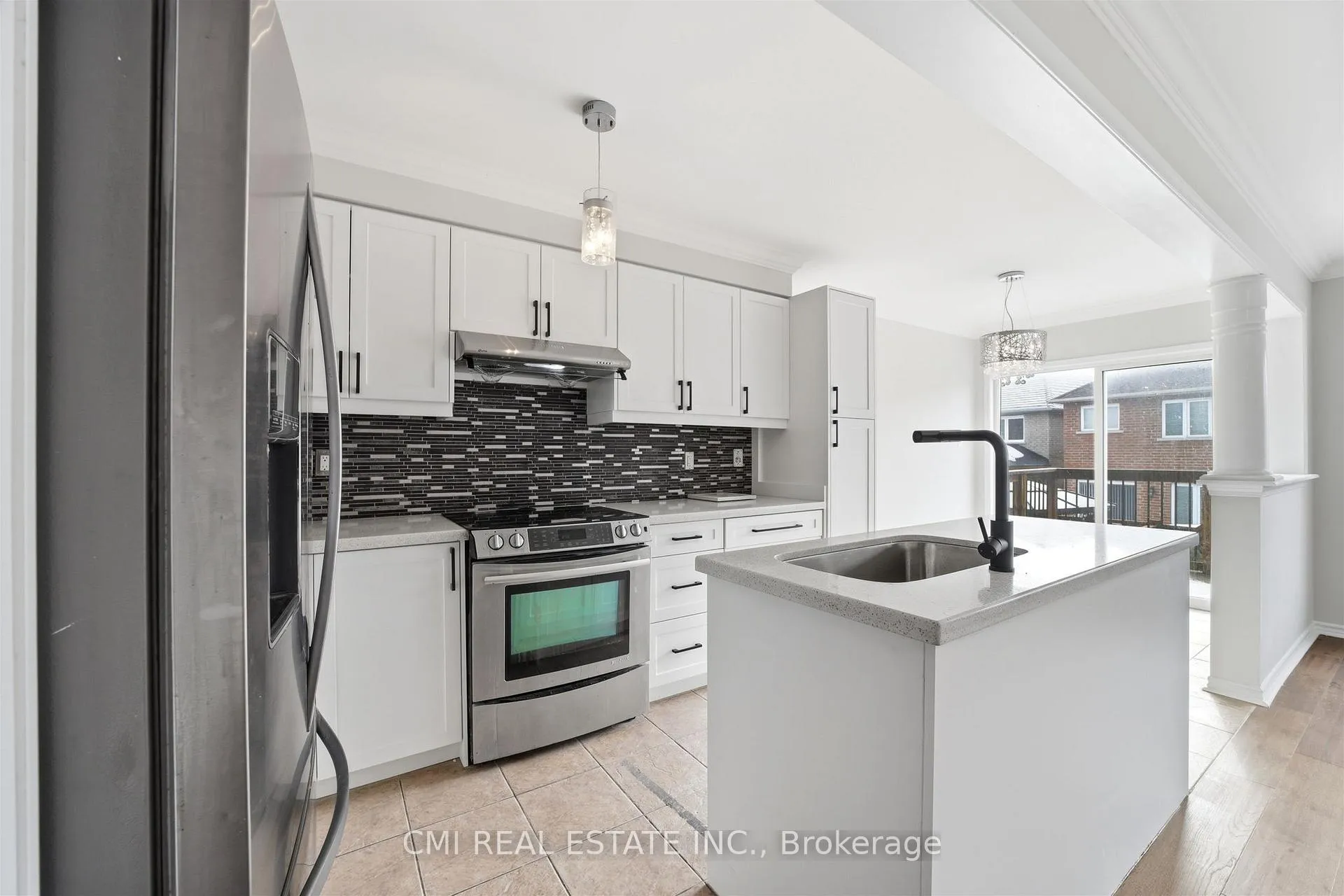 Photo 10 of 107 Venice Gate Drive, Vaughan, Vellore Village — HOMEH