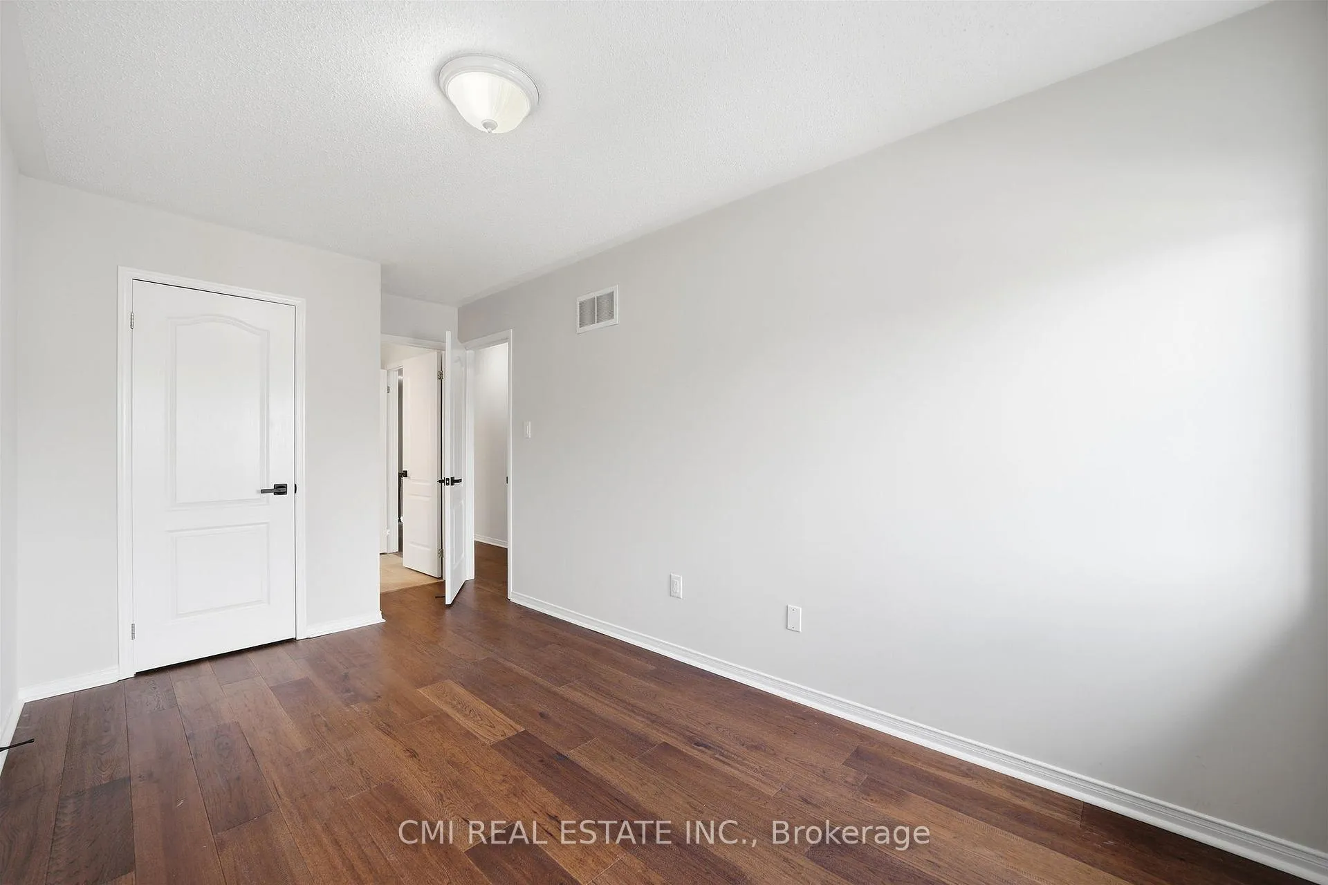 Photo 16 of 107 Venice Gate Drive, Vaughan, Vellore Village — HOMEH