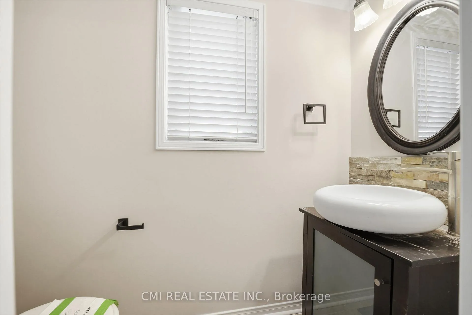 Photo 19 of 107 Venice Gate Drive, Vaughan, Vellore Village — HOMEH