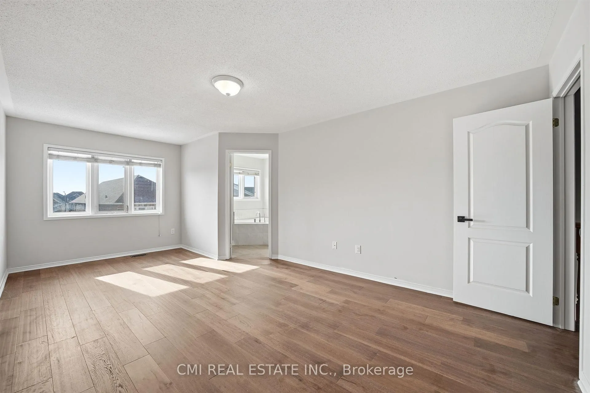 Photo 24 of 107 Venice Gate Drive, Vaughan, Vellore Village — HOMEH