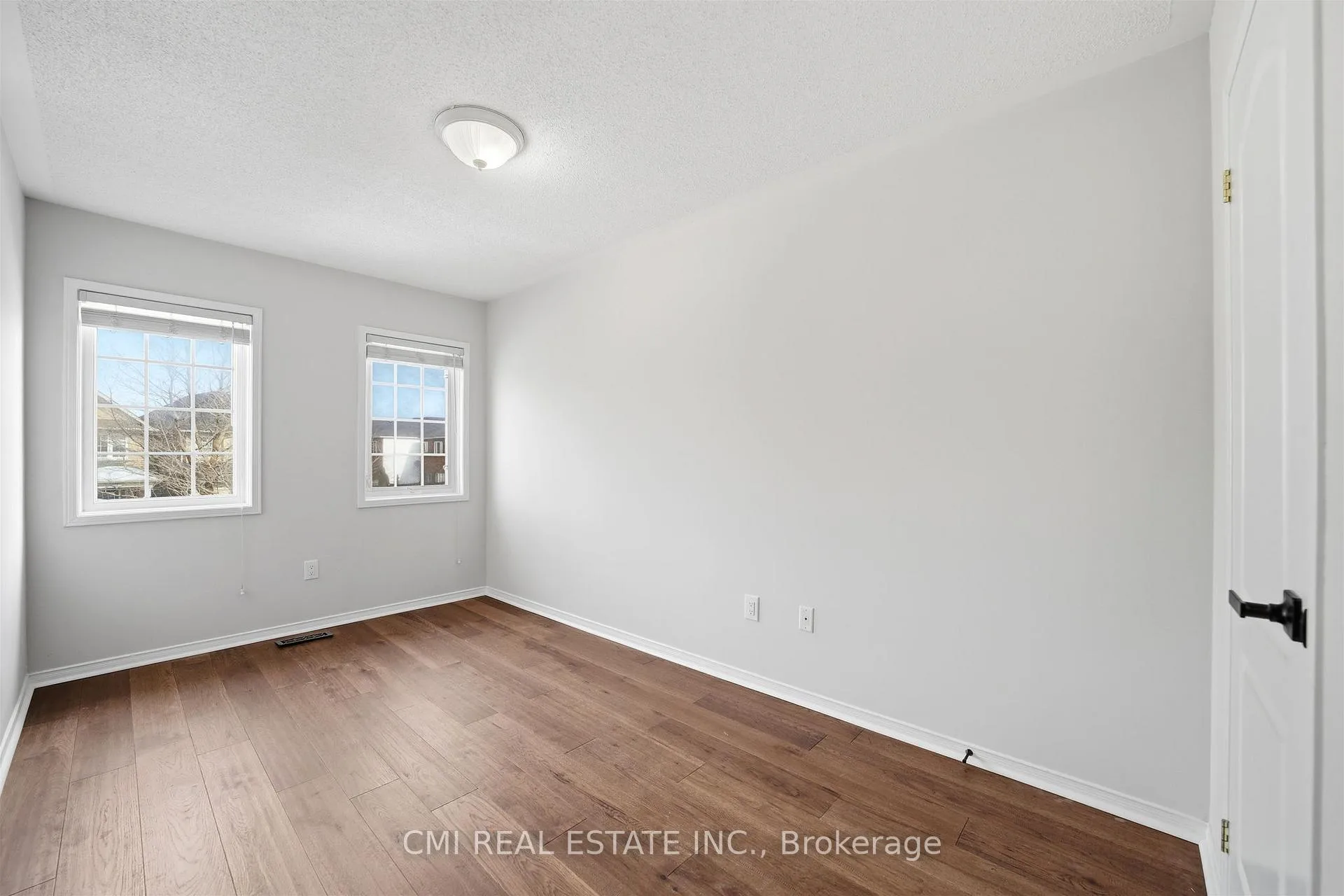 Photo 26 of 107 Venice Gate Drive, Vaughan, Vellore Village — HOMEH