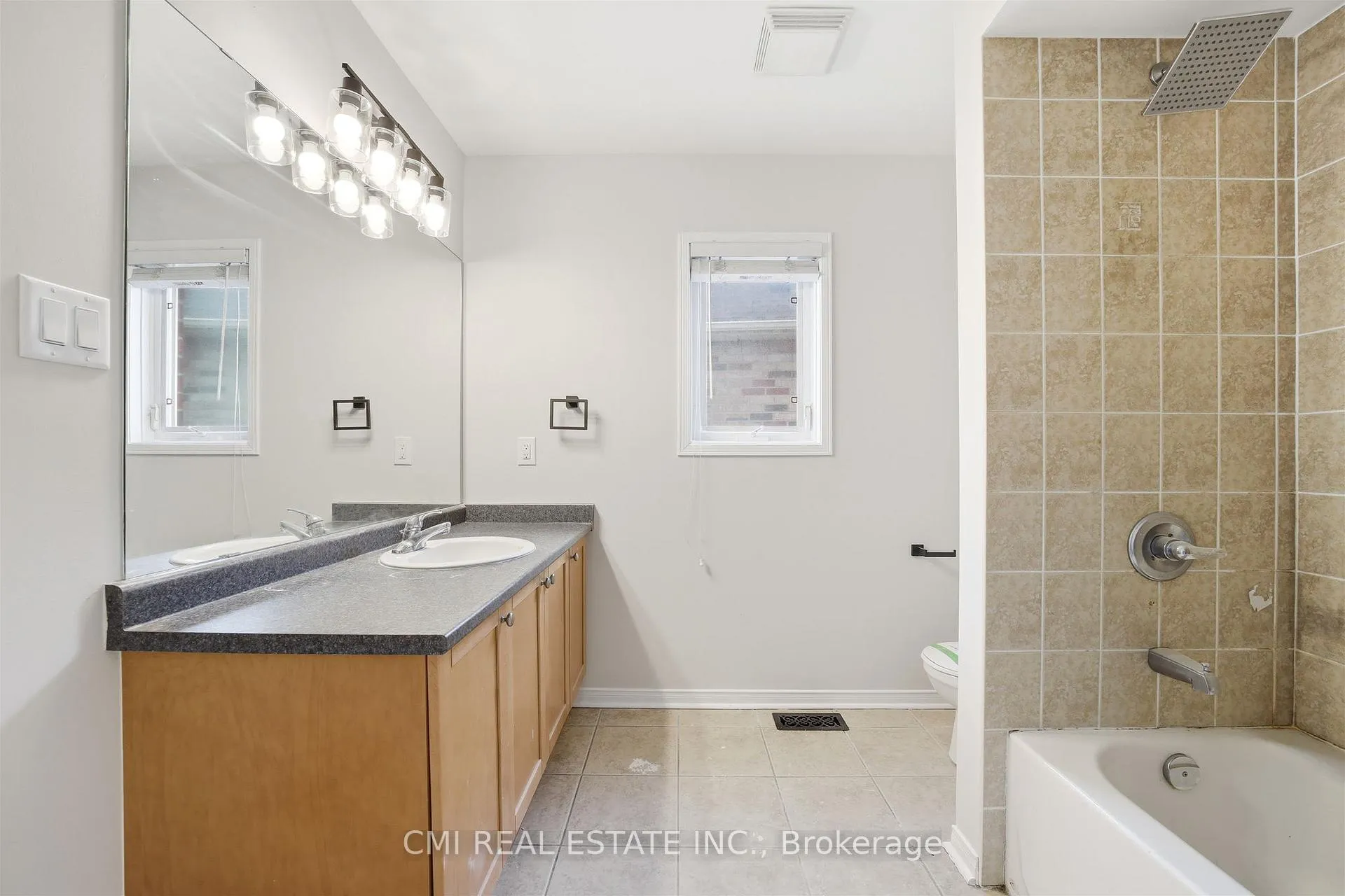 Photo 28 of 107 Venice Gate Drive, Vaughan, Vellore Village — HOMEH
