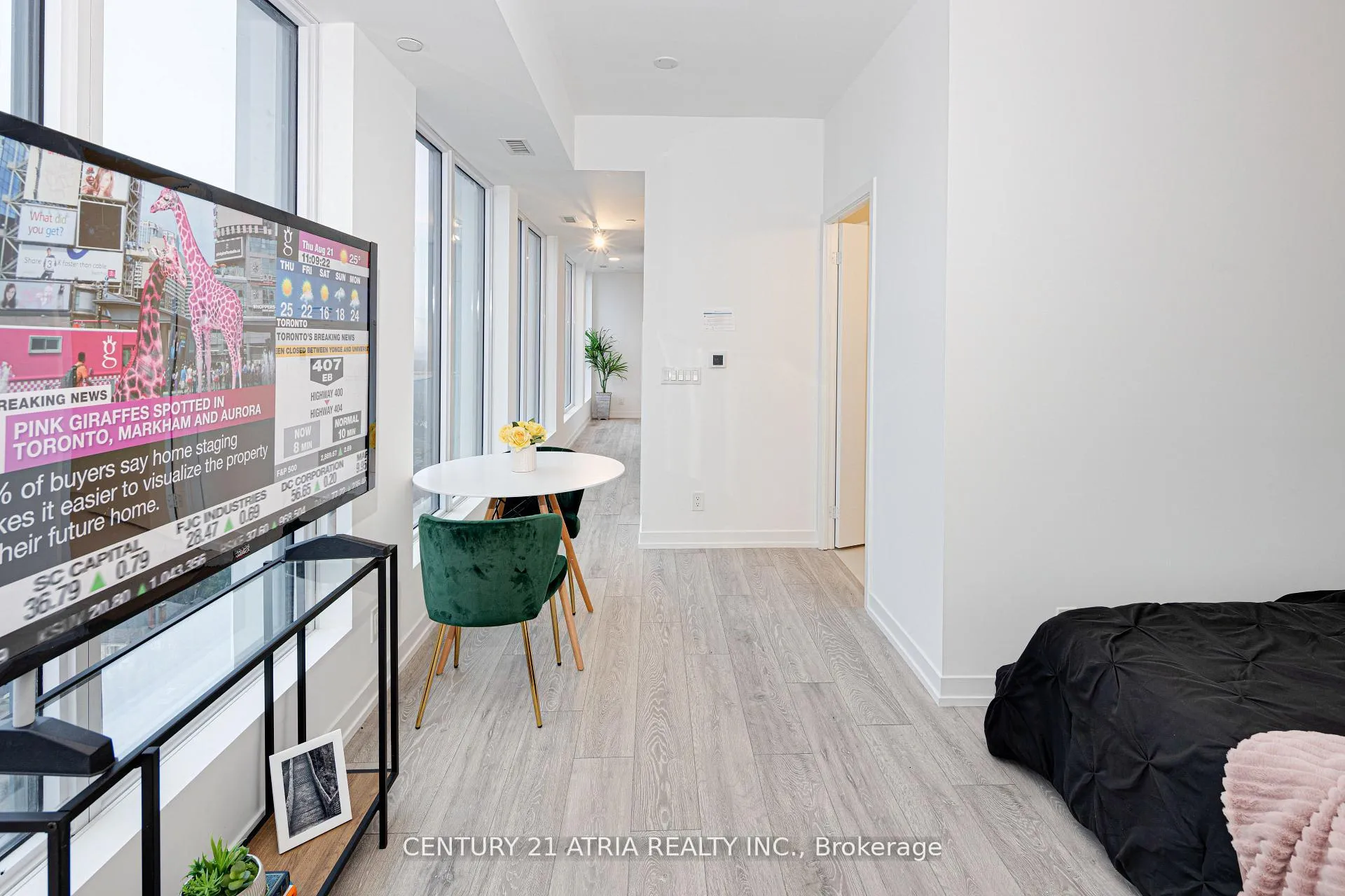 Photo 3 of Unit 1820, 2020 Bathurst Street, Toronto, Humewood-Cedarvale — HOMEH