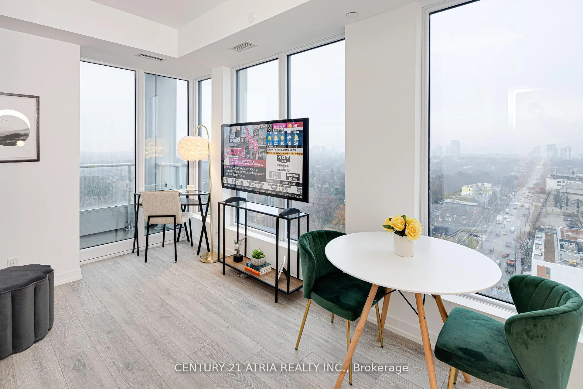 Photo 4 of Unit 1820, 2020 Bathurst Street, Toronto, Humewood-Cedarvale — HOMEH