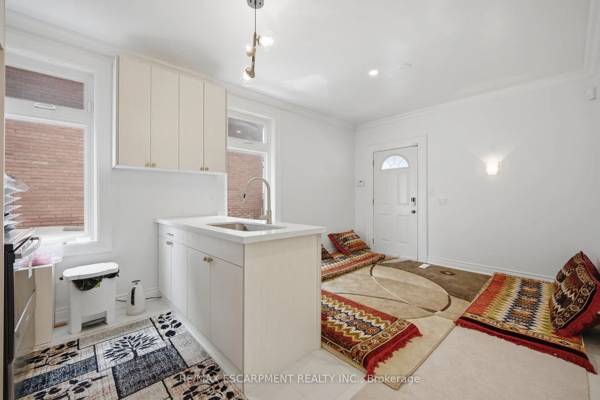Photo 10 of 25 Colborne Street W, Oshawa, O'Neill — HOMEH