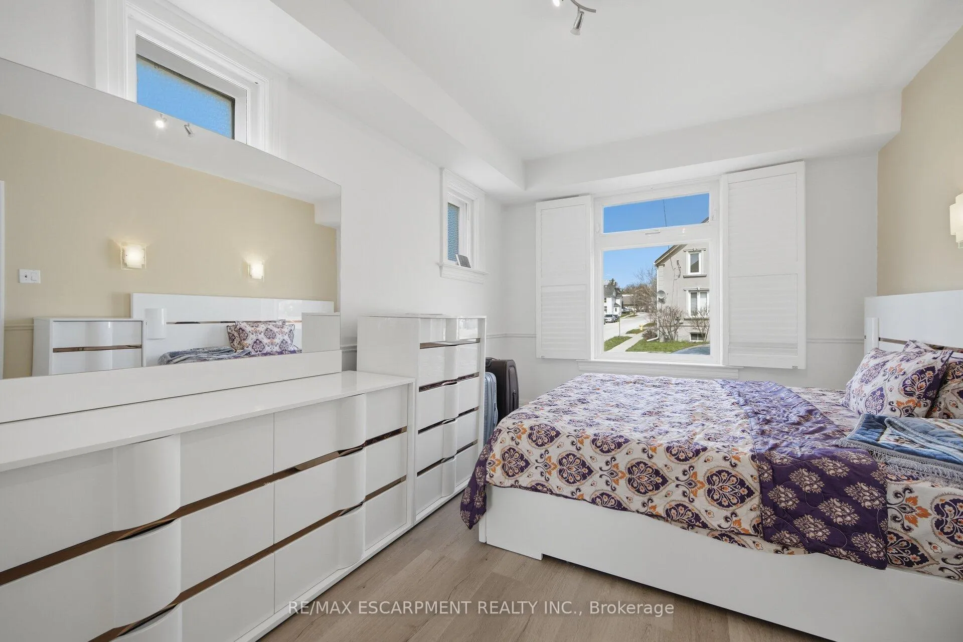 Photo 15 of 25 Colborne Street W, Oshawa, O'Neill — HOMEH