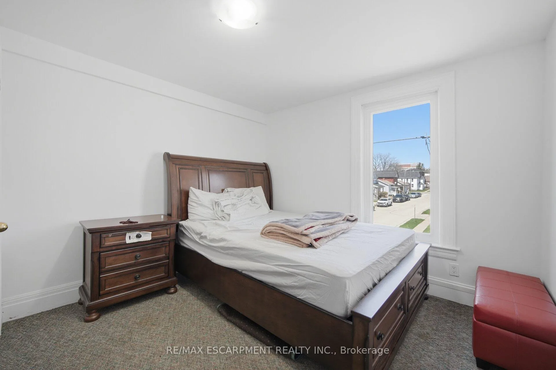 Photo 18 of 25 Colborne Street W, Oshawa, O'Neill — HOMEH