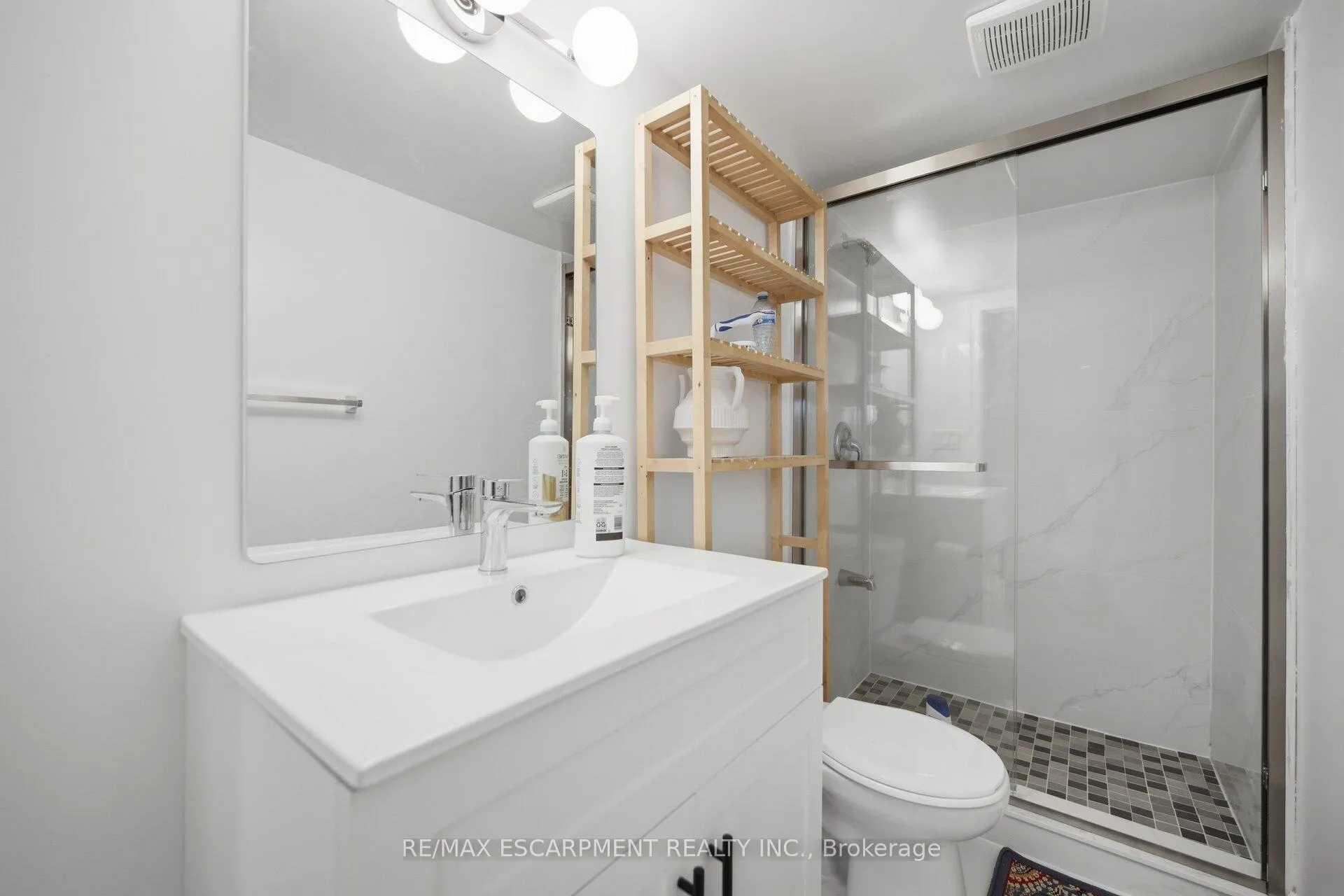 Photo 31 of 25 Colborne Street W, Oshawa, O'Neill — HOMEH
