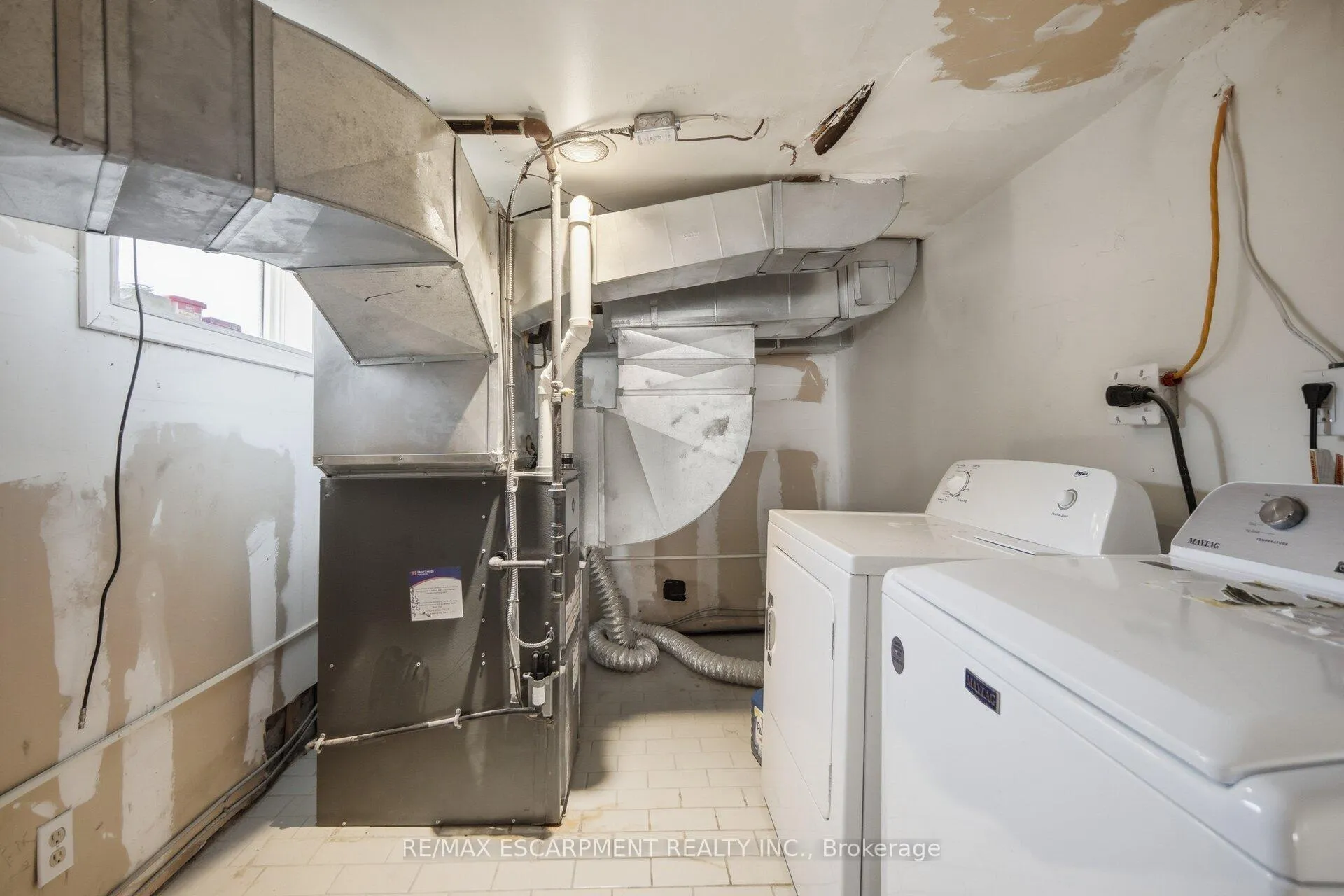 Photo 32 of 25 Colborne Street W, Oshawa, O'Neill — HOMEH