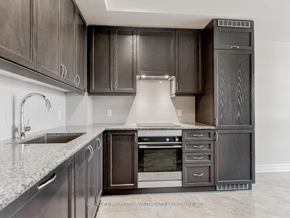 Photo 10 of Unit 501, 9085 Jane Street, Vaughan, Concord — HOMEH