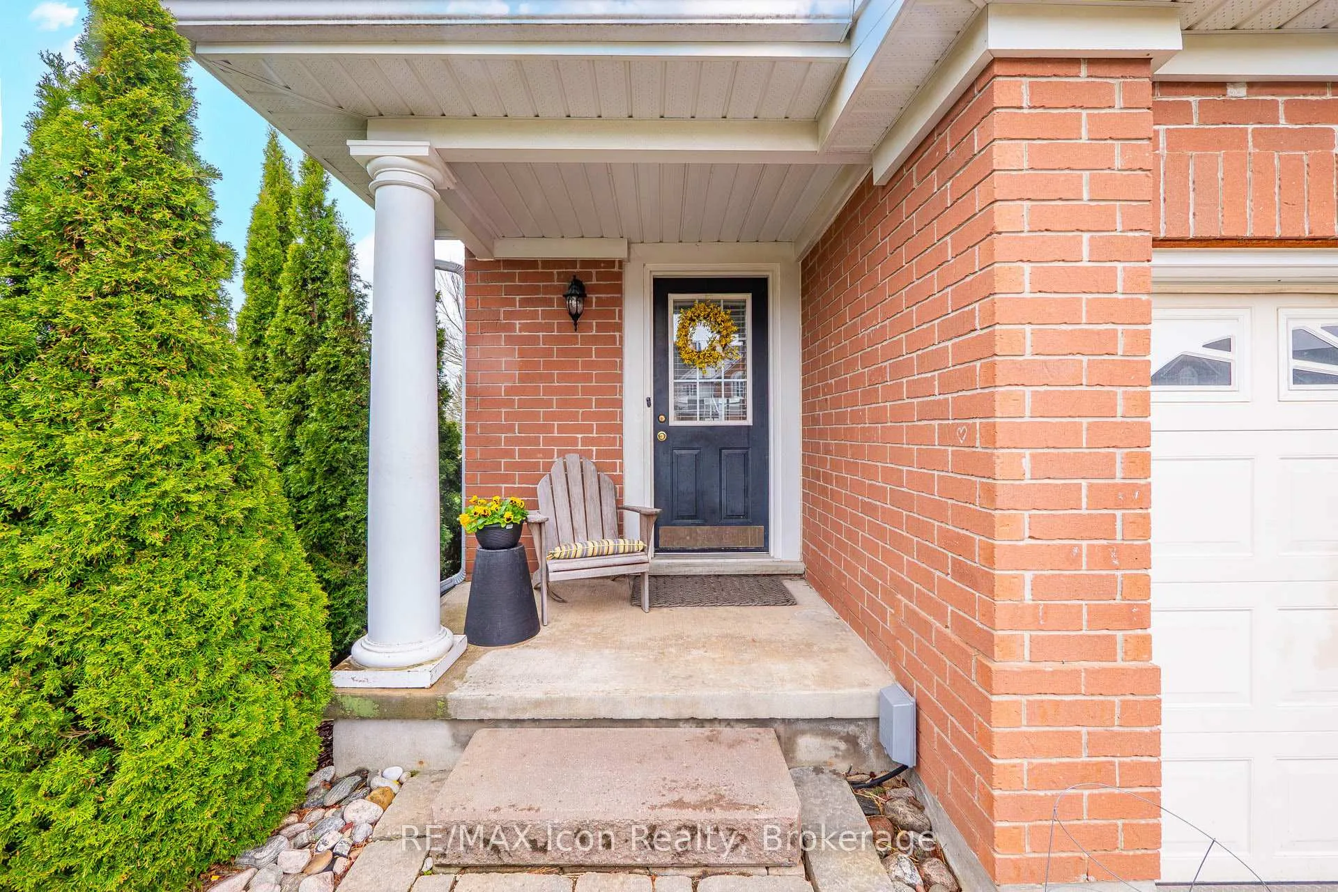 Photo 5 of 537 Beaver Creek Crescent, Waterloo, Columbia Forest — HOMEH