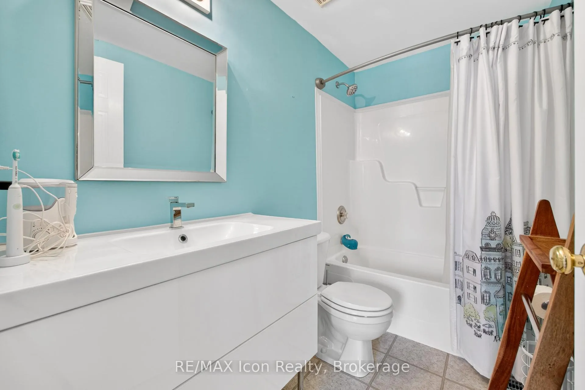 Photo 23 of 537 Beaver Creek Crescent, Waterloo, Columbia Forest — HOMEH