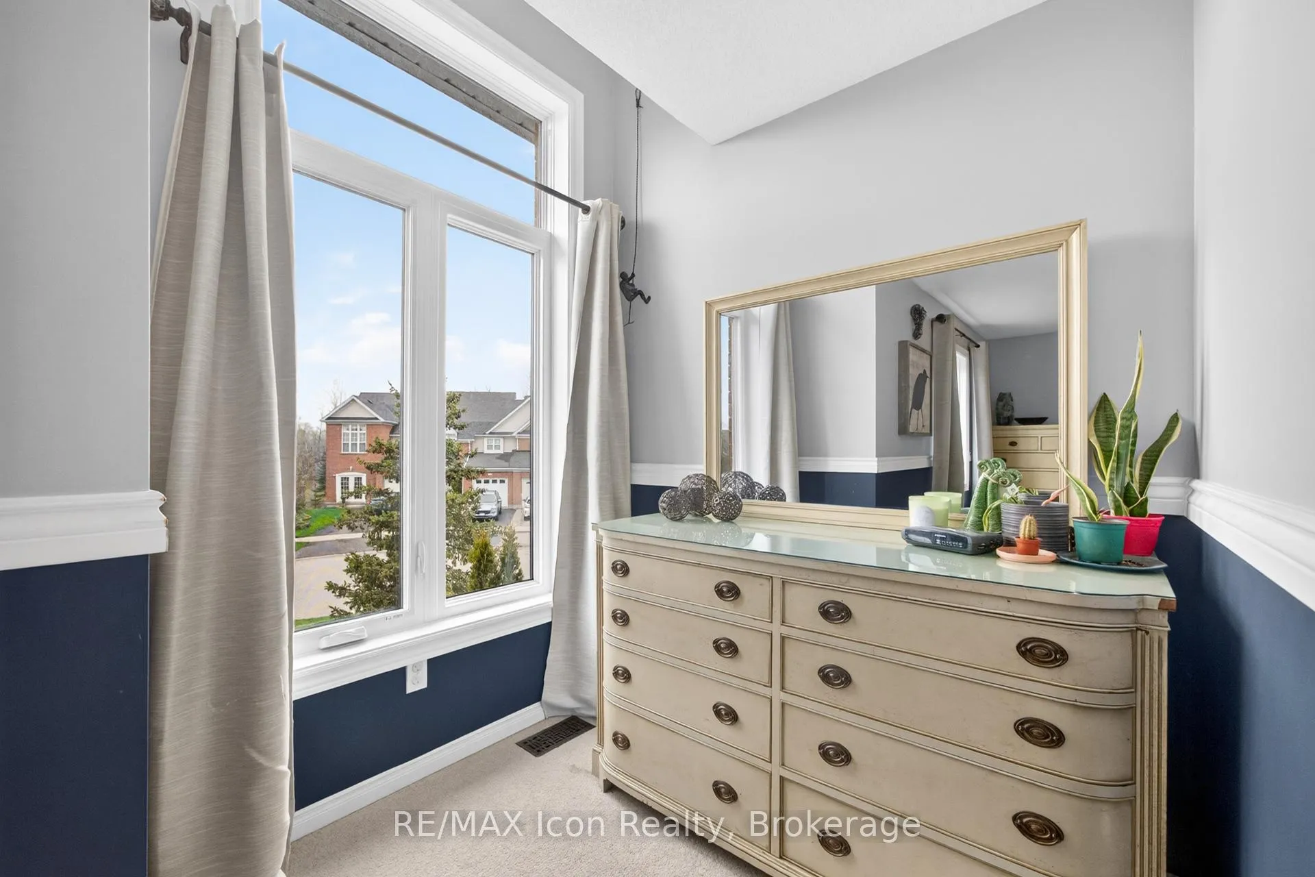 Photo 32 of 537 Beaver Creek Crescent, Waterloo, Columbia Forest — HOMEH