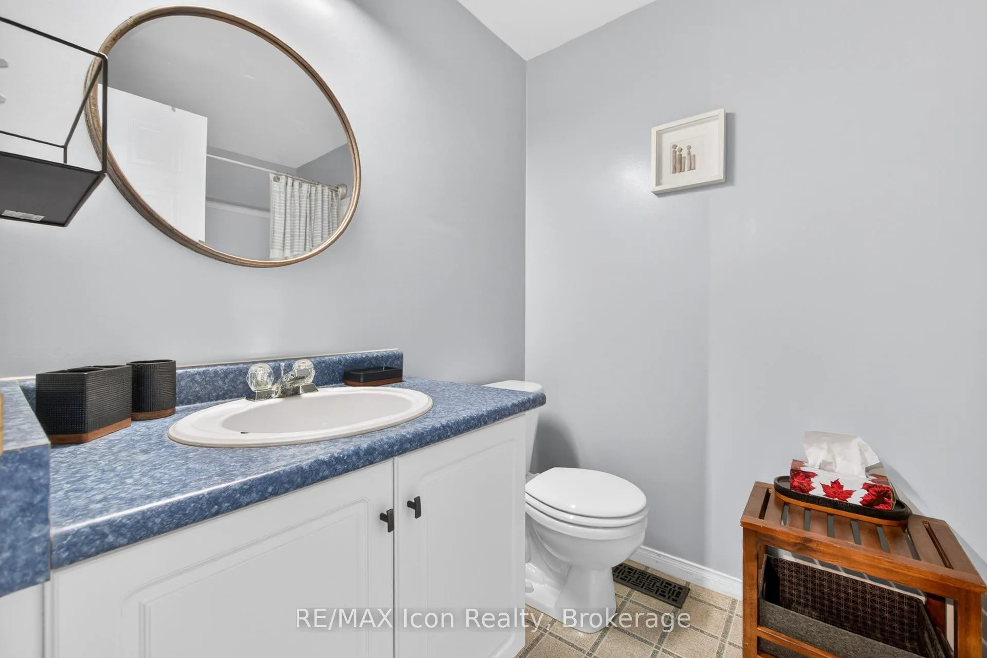 Photo 34 of 537 Beaver Creek Crescent, Waterloo, Columbia Forest — HOMEH