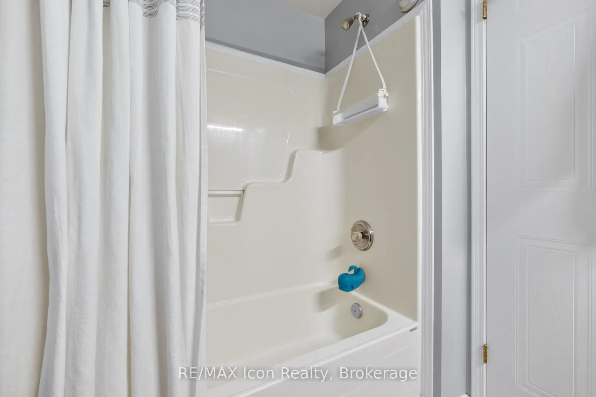 Photo 35 of 537 Beaver Creek Crescent, Waterloo, Columbia Forest — HOMEH