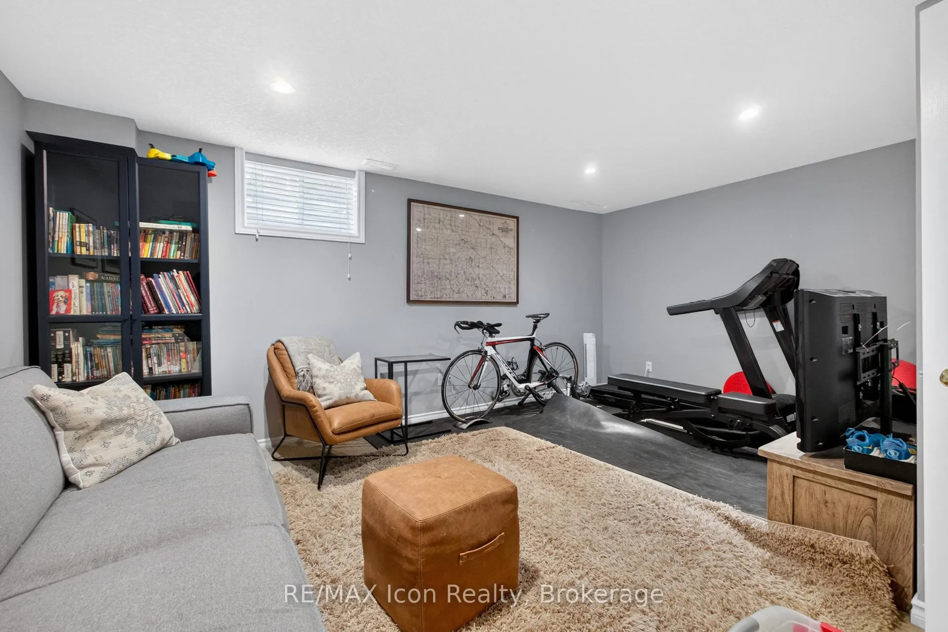 Photo 37 of 537 Beaver Creek Crescent, Waterloo, Columbia Forest — HOMEH