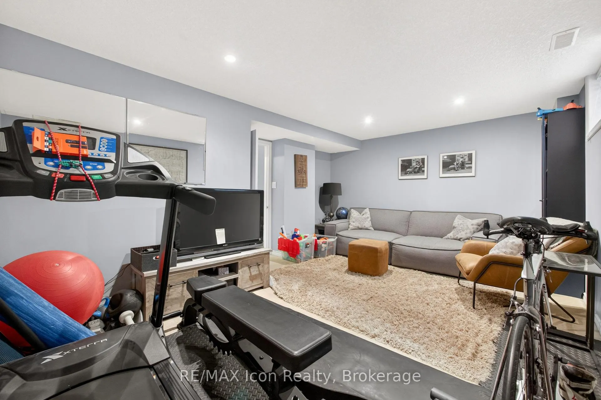 Photo 38 of 537 Beaver Creek Crescent, Waterloo, Columbia Forest — HOMEH