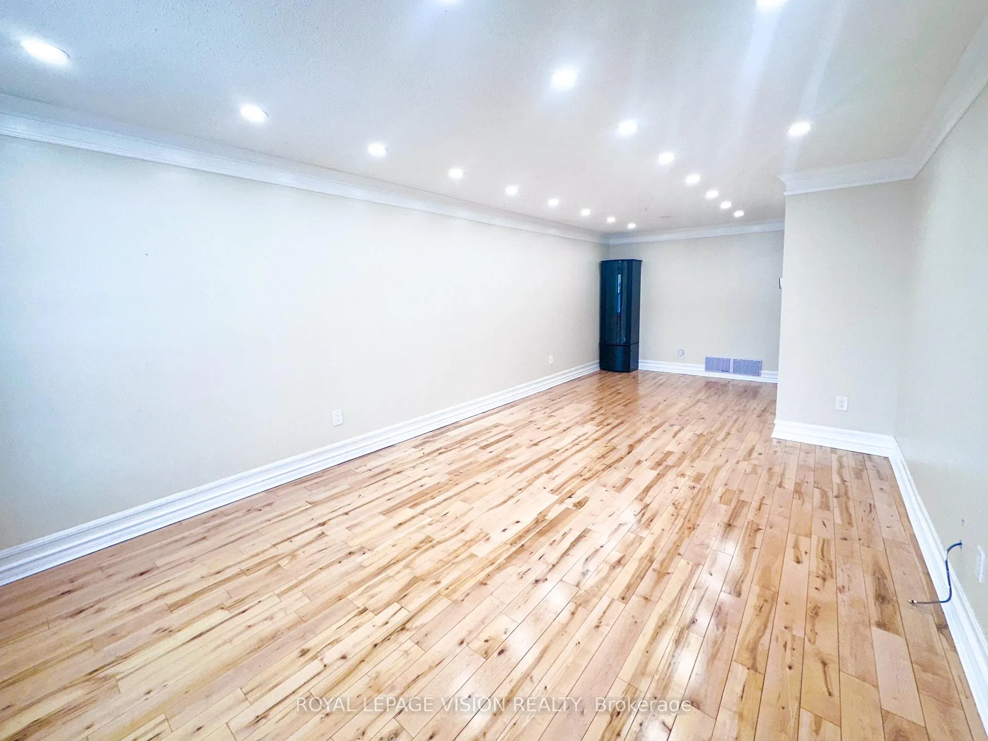 Photo 6 of 32 Goldring Drive, Whitby, Lynde Creek — HOMEH
