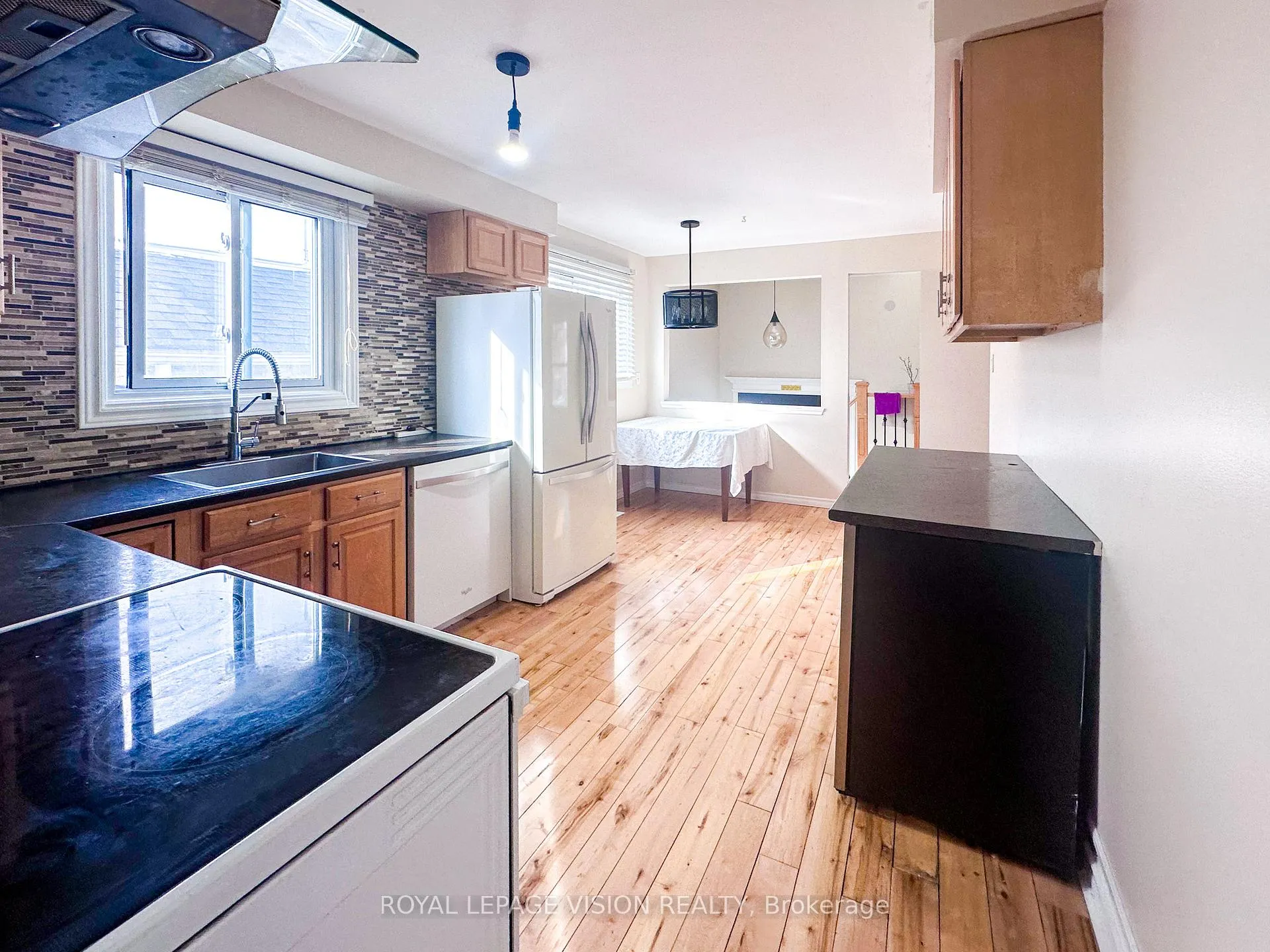 Photo 8 of 32 Goldring Drive, Whitby, Lynde Creek — HOMEH