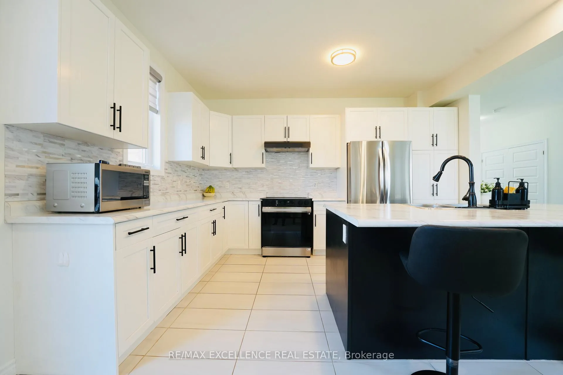 Photo 8 of 1689 Aukett Drive, London, North D — HOMEH