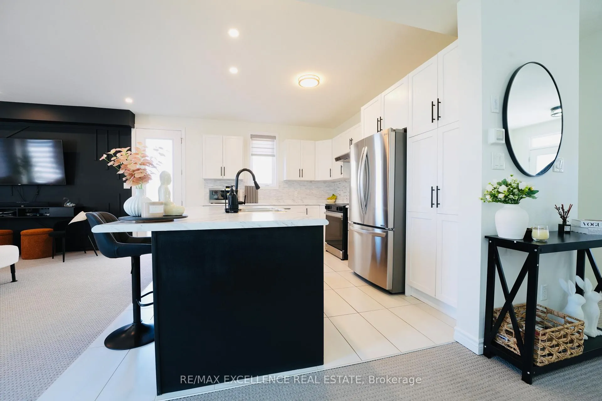 Photo 10 of 1689 Aukett Drive, London, North D — HOMEH