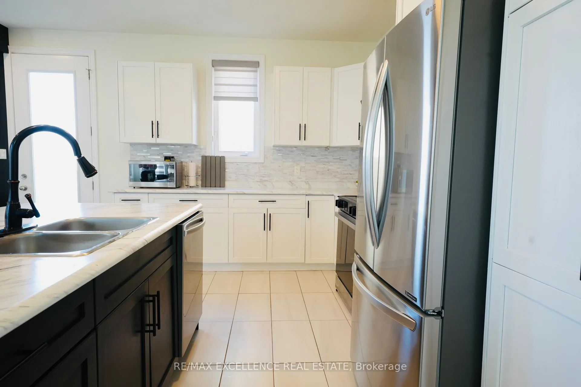 Photo 11 of 1689 Aukett Drive, London, North D — HOMEH