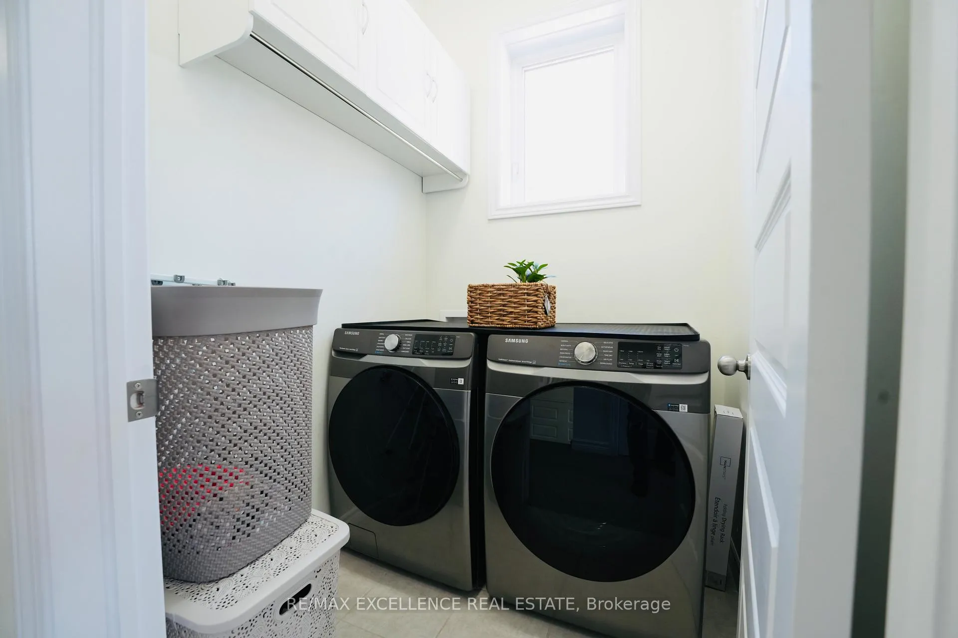Photo 21 of 1689 Aukett Drive, London, North D — HOMEH