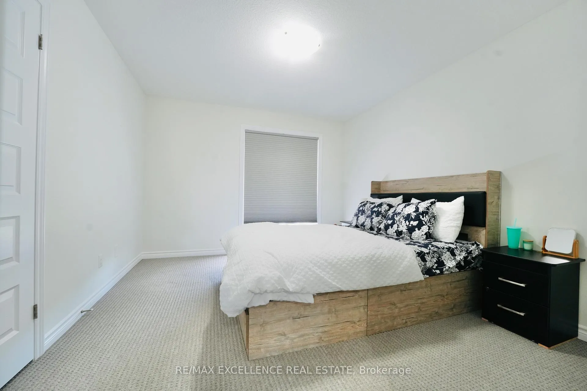 Photo 24 of 1689 Aukett Drive, London, North D — HOMEH