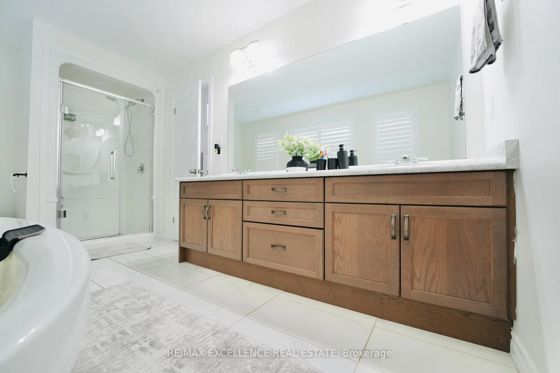 Photo 34 of 1689 Aukett Drive, London, North D — HOMEH