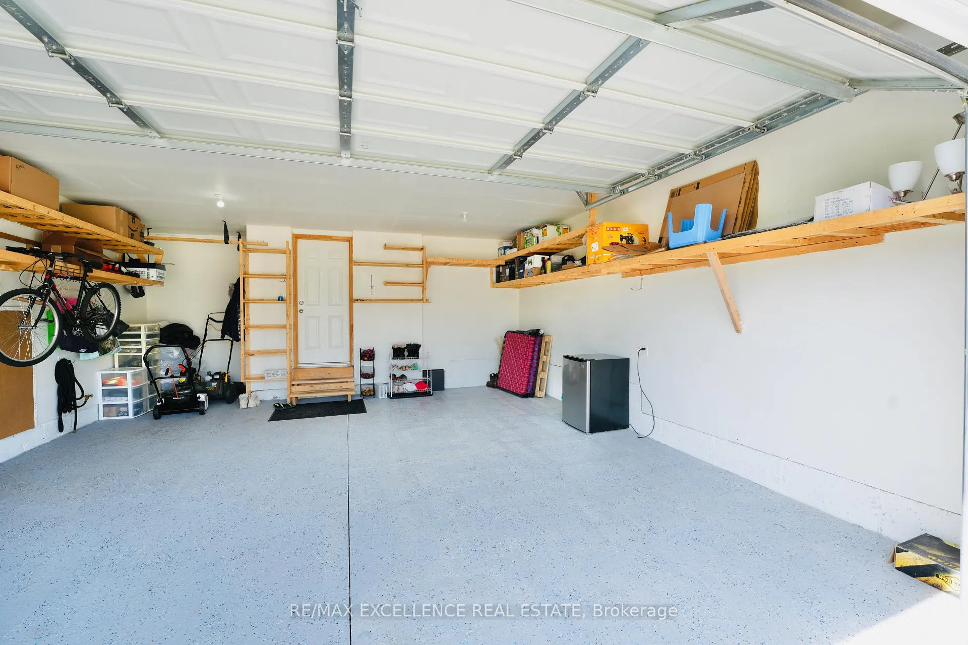 Photo 38 of 1689 Aukett Drive, London, North D — HOMEH
