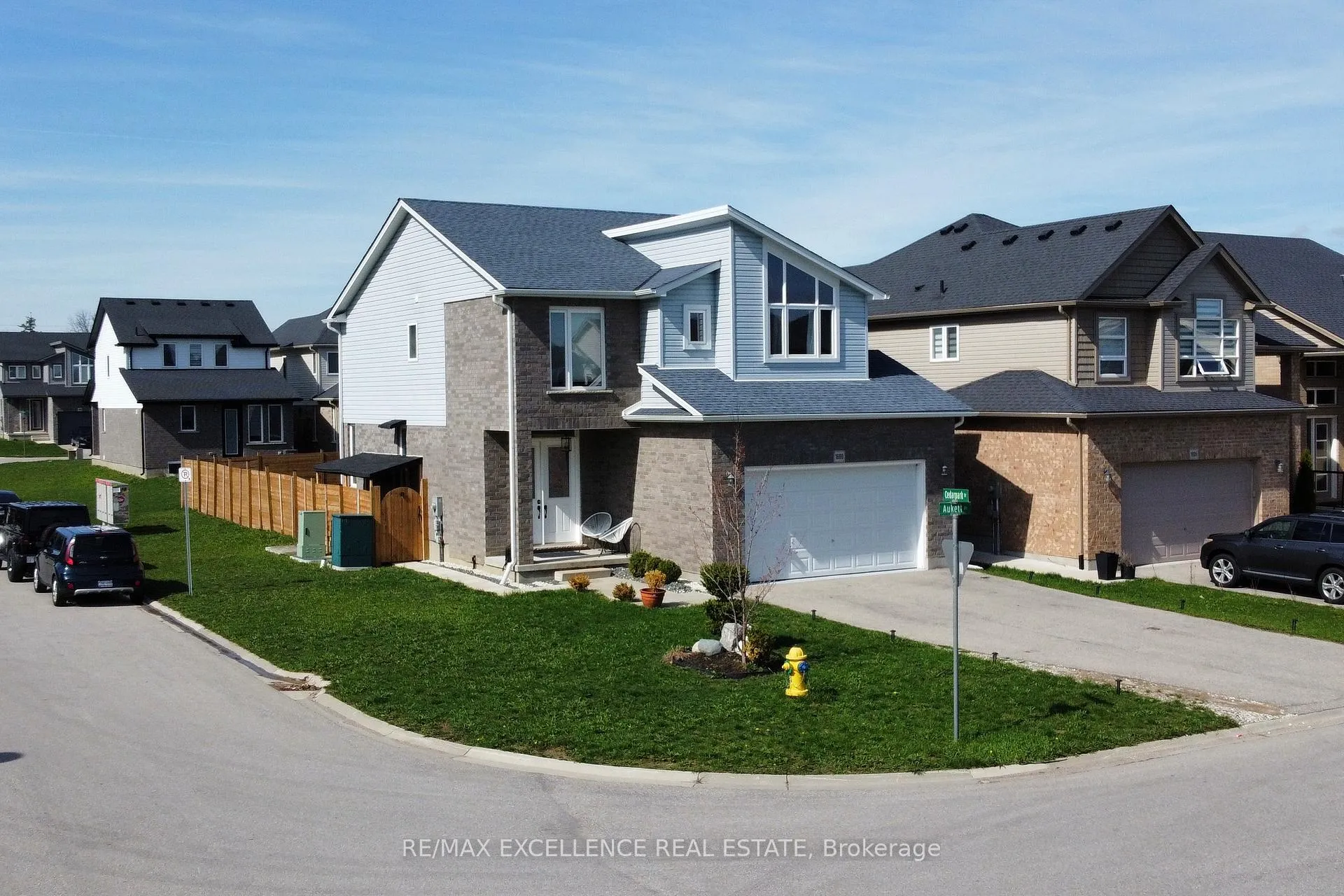 Photo 40 of 1689 Aukett Drive, London, North D — HOMEH