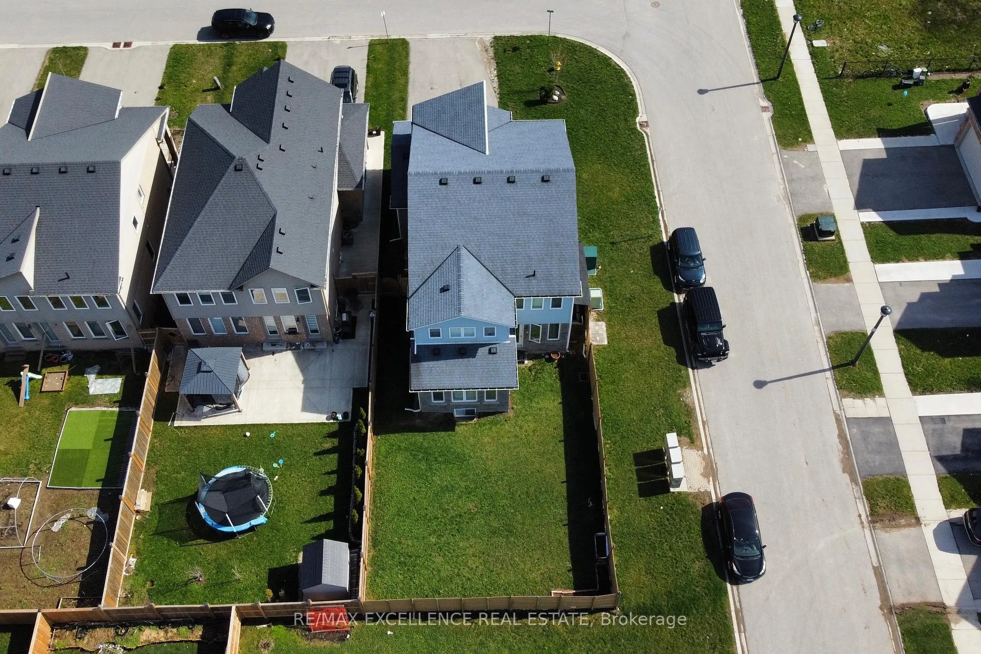 Photo 41 of 1689 Aukett Drive, London, North D — HOMEH