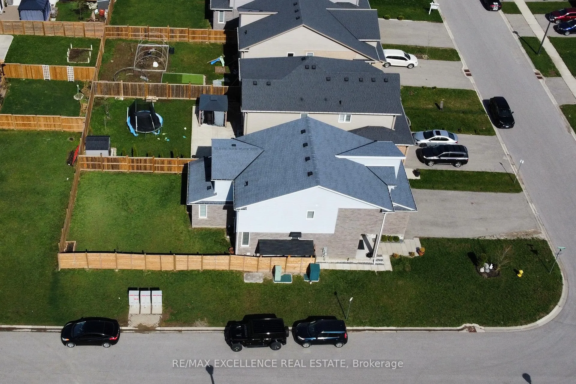 Photo 42 of 1689 Aukett Drive, London, North D — HOMEH