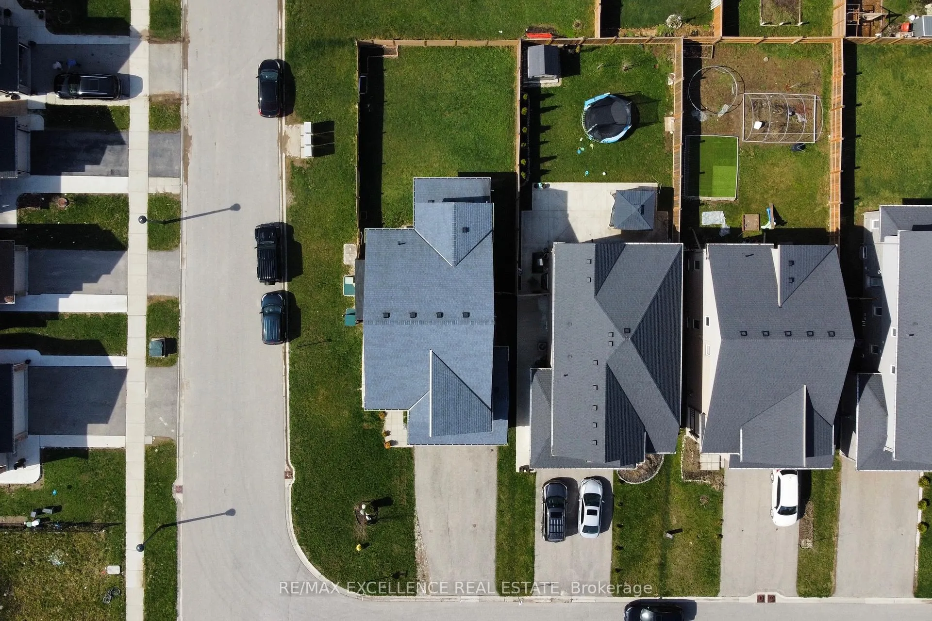 Photo 43 of 1689 Aukett Drive, London, North D — HOMEH