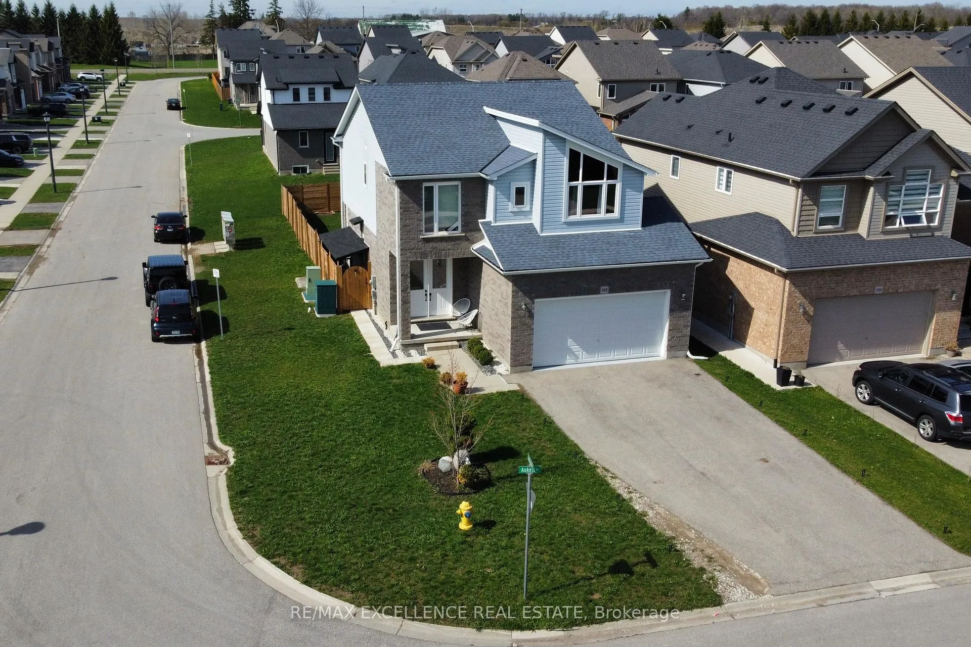 Photo 44 of 1689 Aukett Drive, London, North D — HOMEH