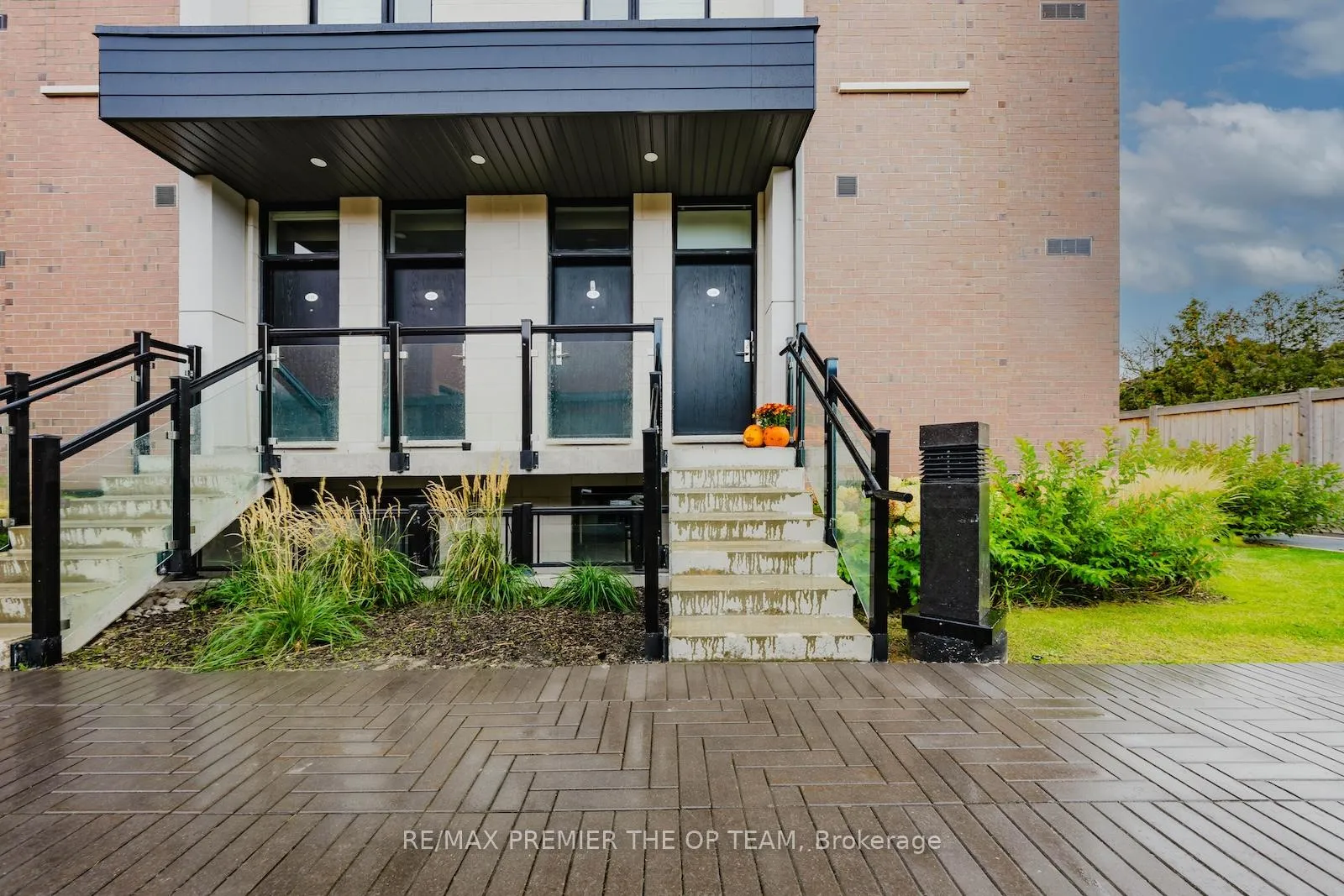 Front of Unit 139, 9580 Islington Avenue