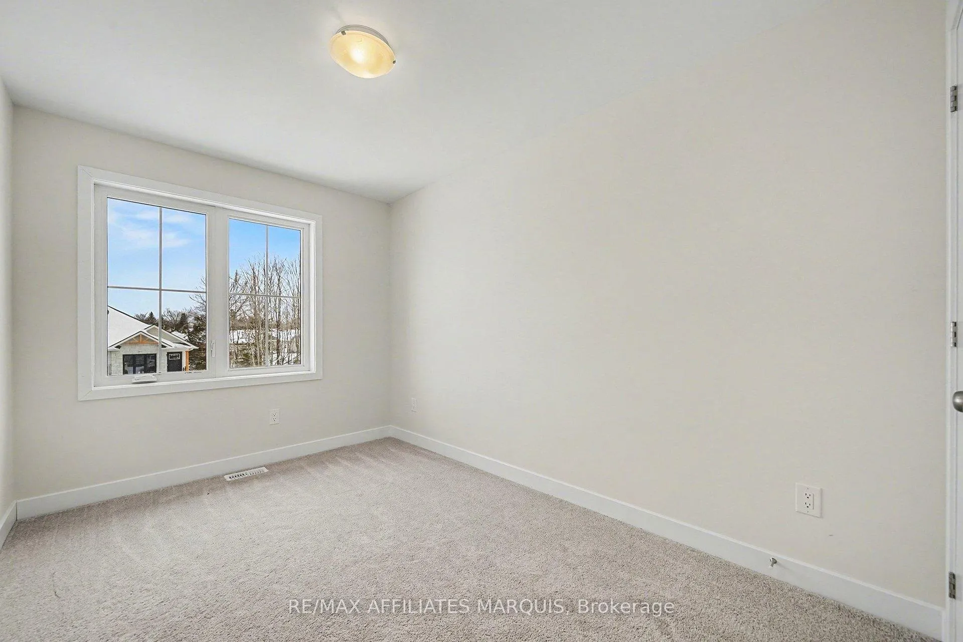 Photo 11 of 97 Whitcomb Crescent, Smiths Falls — HOMEH
