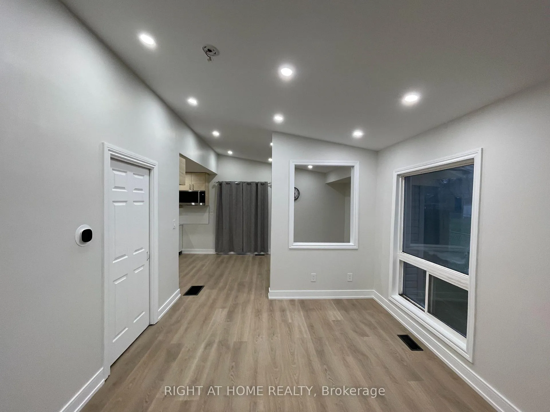 Photo 2 of 154 Garden Avenue, Georgina, Keswick North — HOMEH