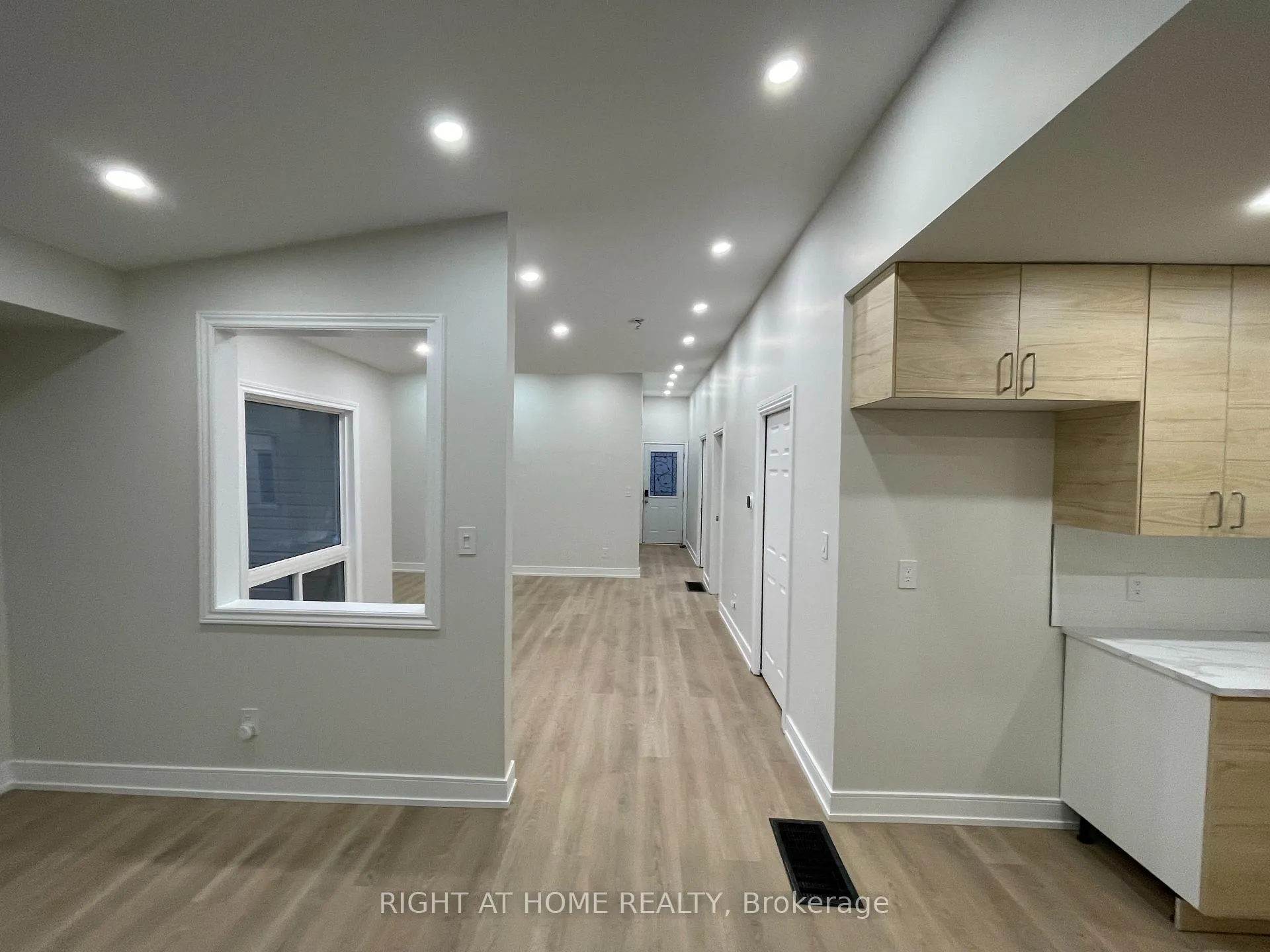 Photo 6 of 154 Garden Avenue, Georgina, Keswick North — HOMEH